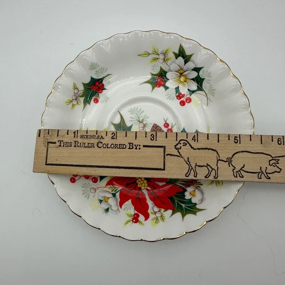 Royal Albert Yuletide Tea Cup Saucer Set Bone China England Poinsettia Christmas